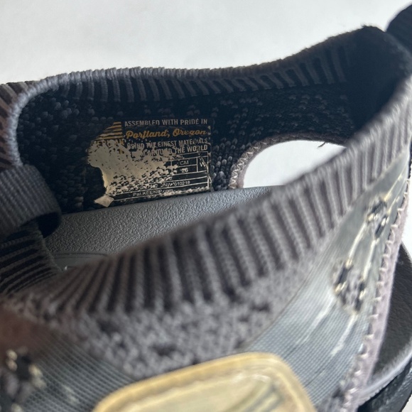 Keen Grey Black Textile Black Rubber Outsole Sneakers Sandals size 8. - Picture 9 of 14